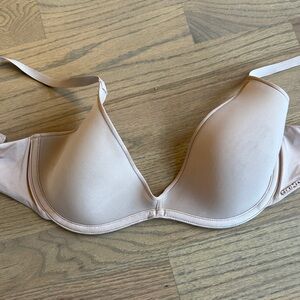 Skims Weightless Scoop Bra